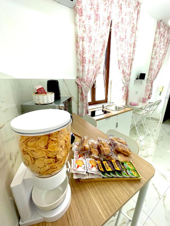 Virgy House Acomodação com café da manhã Nápoles Exterior foto