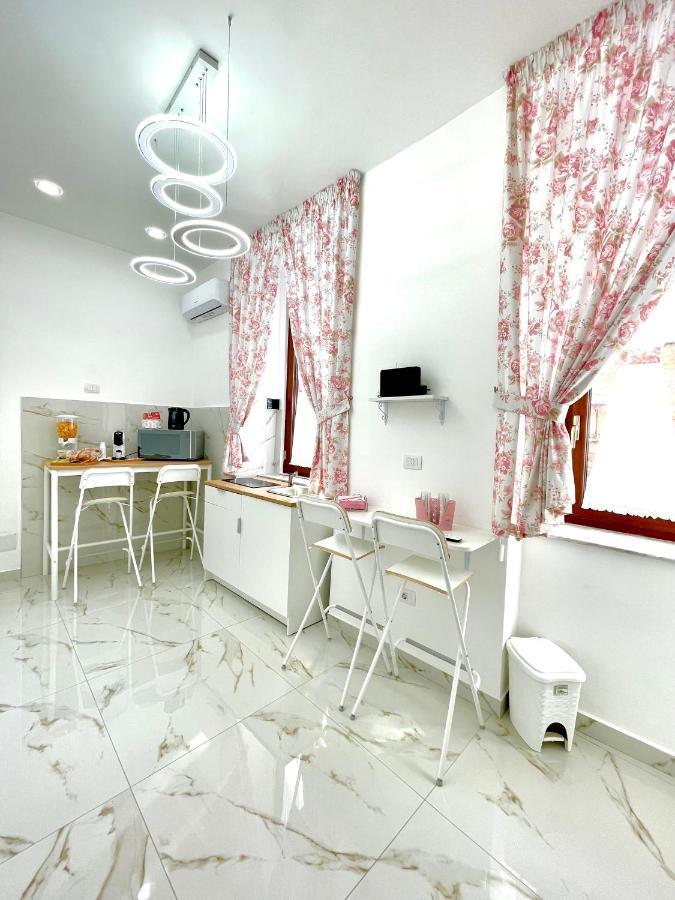 Virgy House Acomodação com café da manhã Nápoles Exterior foto