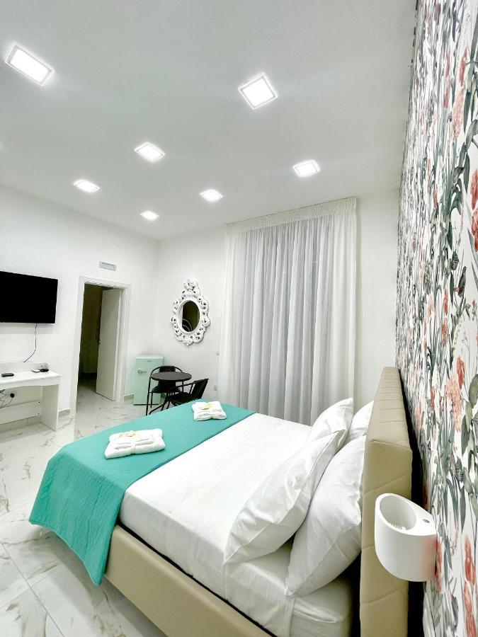 Virgy House Acomodação com café da manhã Nápoles Exterior foto
