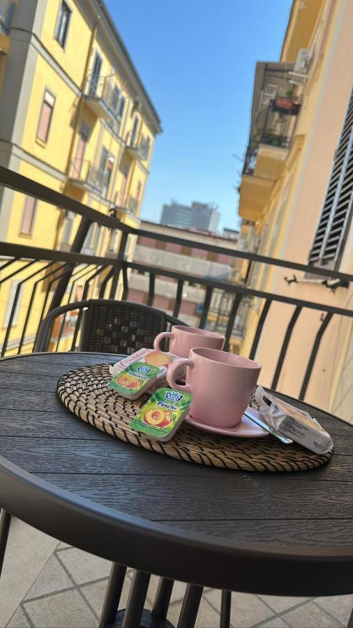 Virgy House Acomodação com café da manhã Nápoles Exterior foto